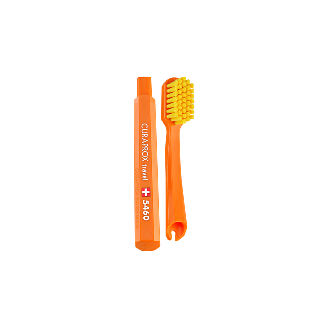 Productshot_Travel set_Toothbrush_Orange_Sidebyside