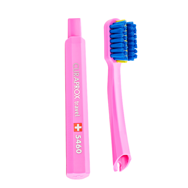 Productshot_Travel_set_Ortho_Toothbrush_Pink